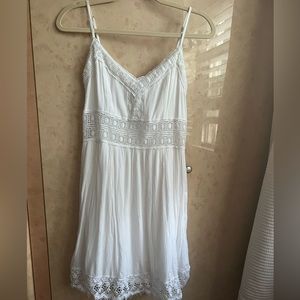 Abercrombie & Fitch women’s white dress